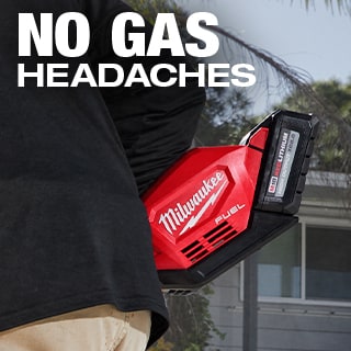 Milwaukee 49-16-2741 M18 FUEL QUIK-LOK Bristle Brush Attachment Closeup of the M18 FUEL Battery on the M18 FUEL QUIK-LOK