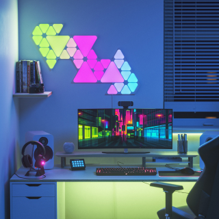 ナノリーフnanoleaf shapes triangles  16枚 Nanoleaf Shapes Triangles and Mini Triangles WiFi and Thread